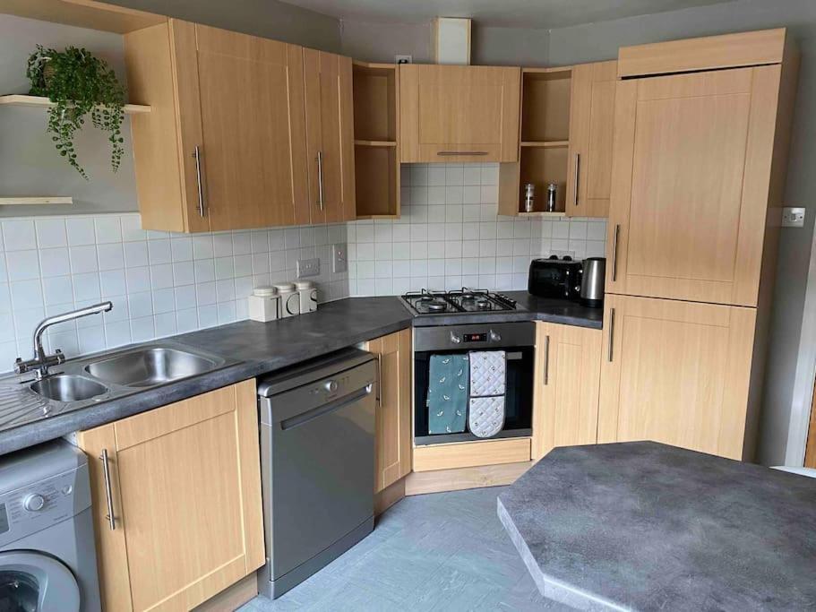 Spacious Ground Floor 2 Bed By Lains Lettings Aberdeen Eksteriør billede